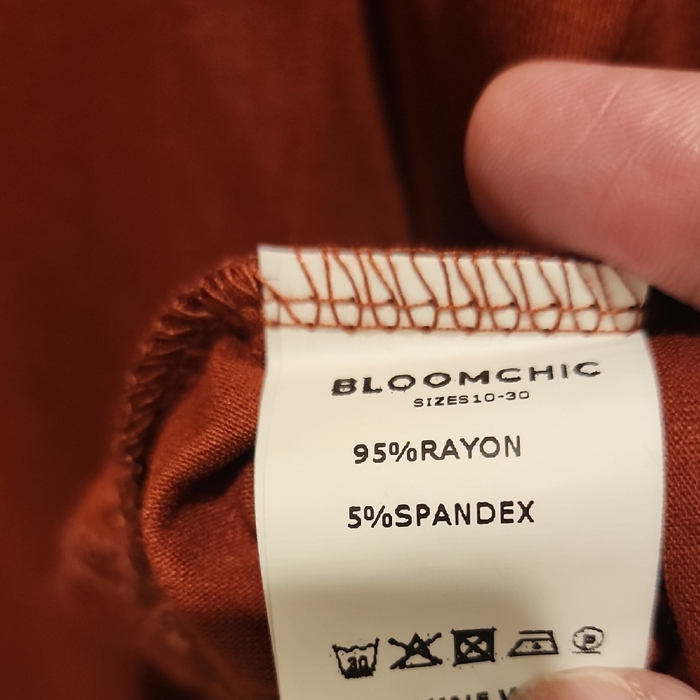 NEW BloomChic Burnt Orange Tunic With Beautiful White Embroidery 1x - Picture 5 of 5